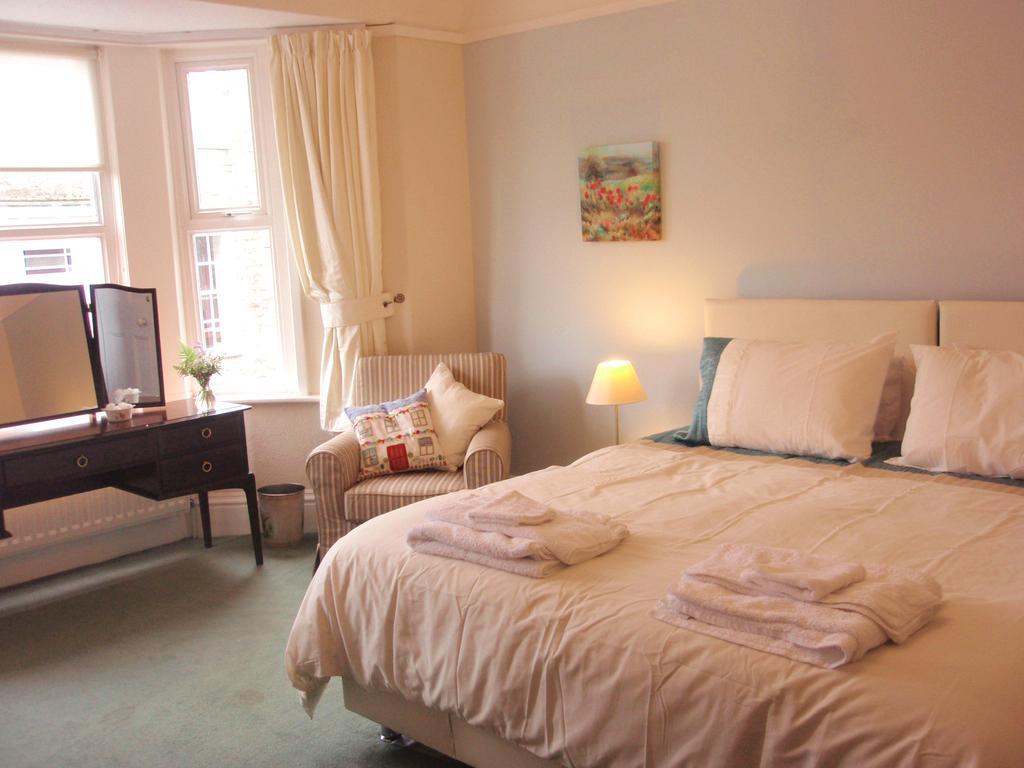 バンプトン Weston House Bed & Breakfast 部屋 写真