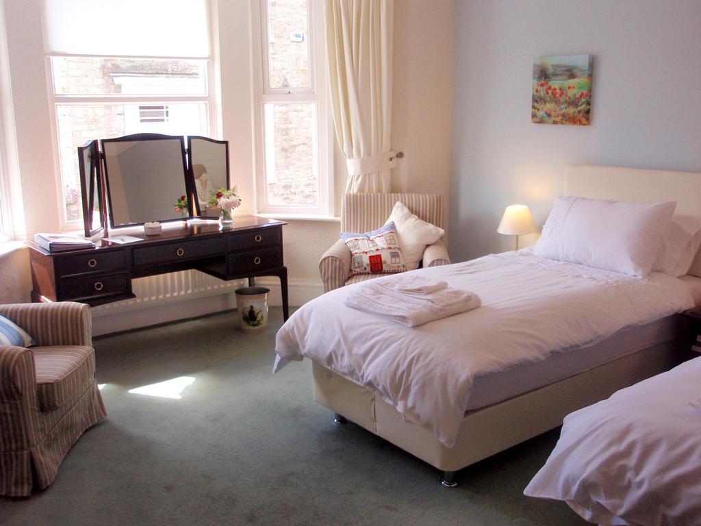 バンプトン Weston House Bed & Breakfast 部屋 写真