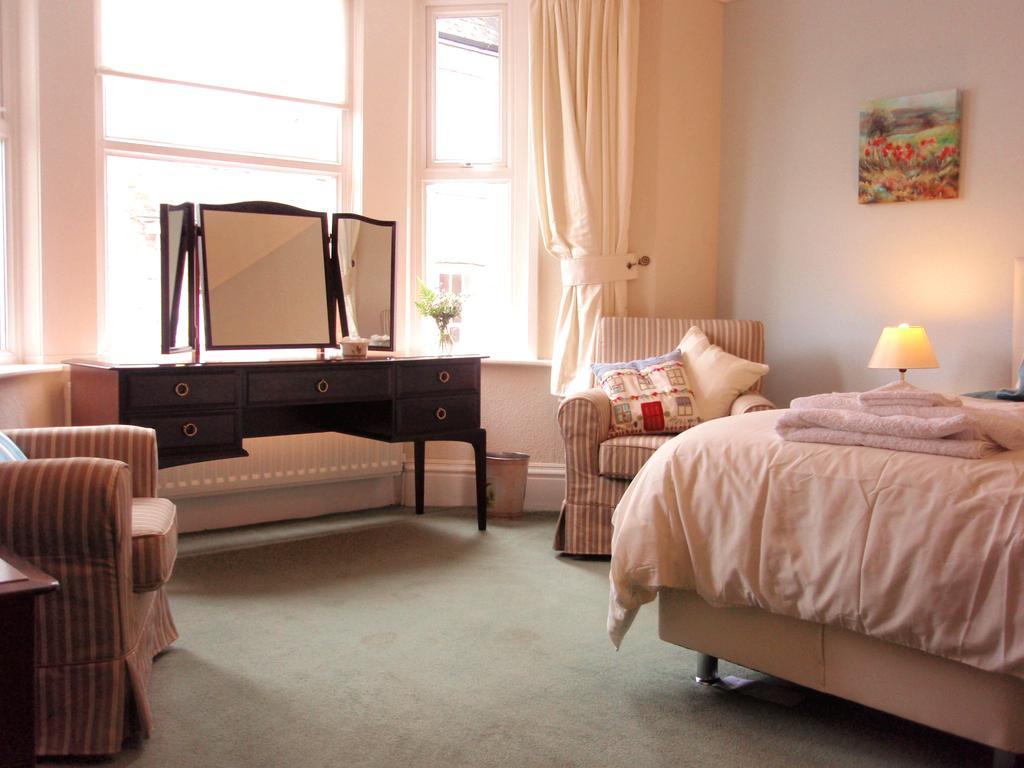 バンプトン Weston House Bed & Breakfast エクステリア 写真
