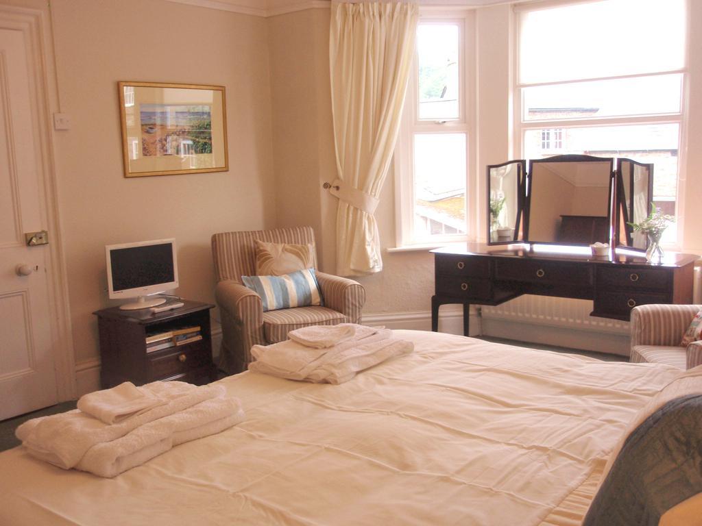 バンプトン Weston House Bed & Breakfast 部屋 写真