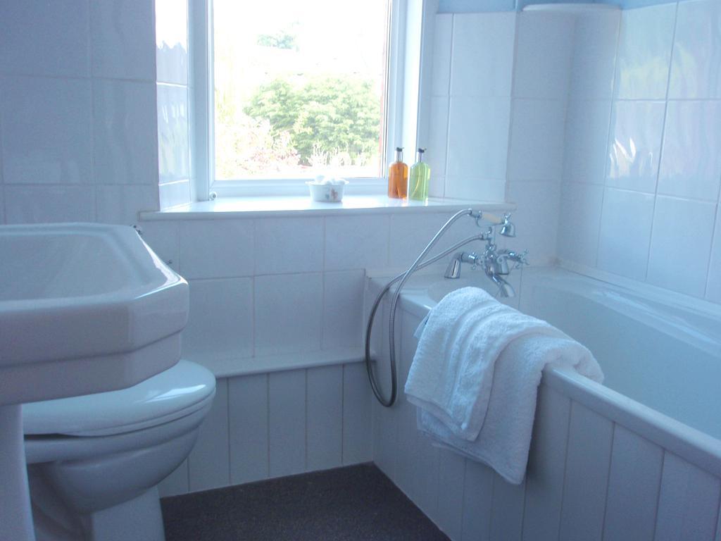 バンプトン Weston House Bed & Breakfast エクステリア 写真
